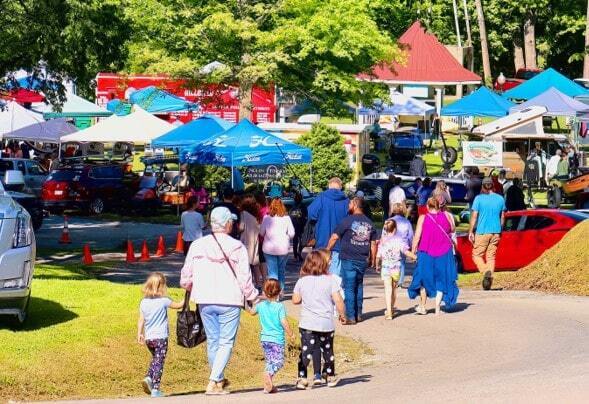 crowd at trout fest 